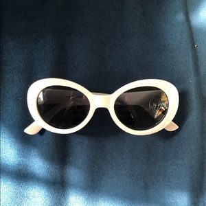 Retro white cat eye sunglasses